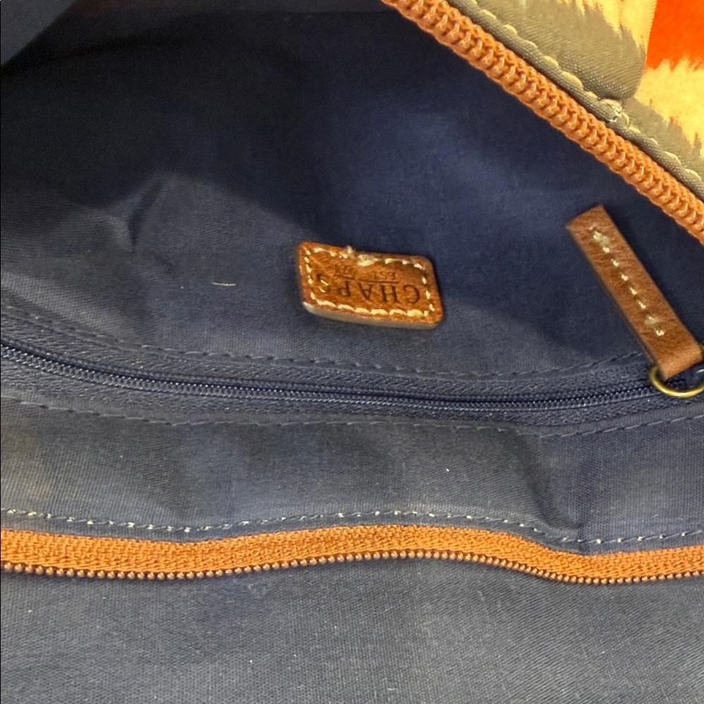 Chaps Multicolor Patterned Crossbody Bag - Picture 6 of 7